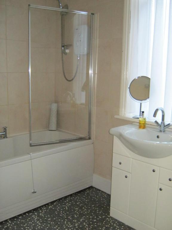 Autumn Leaves Guest House Уитби Номер фото